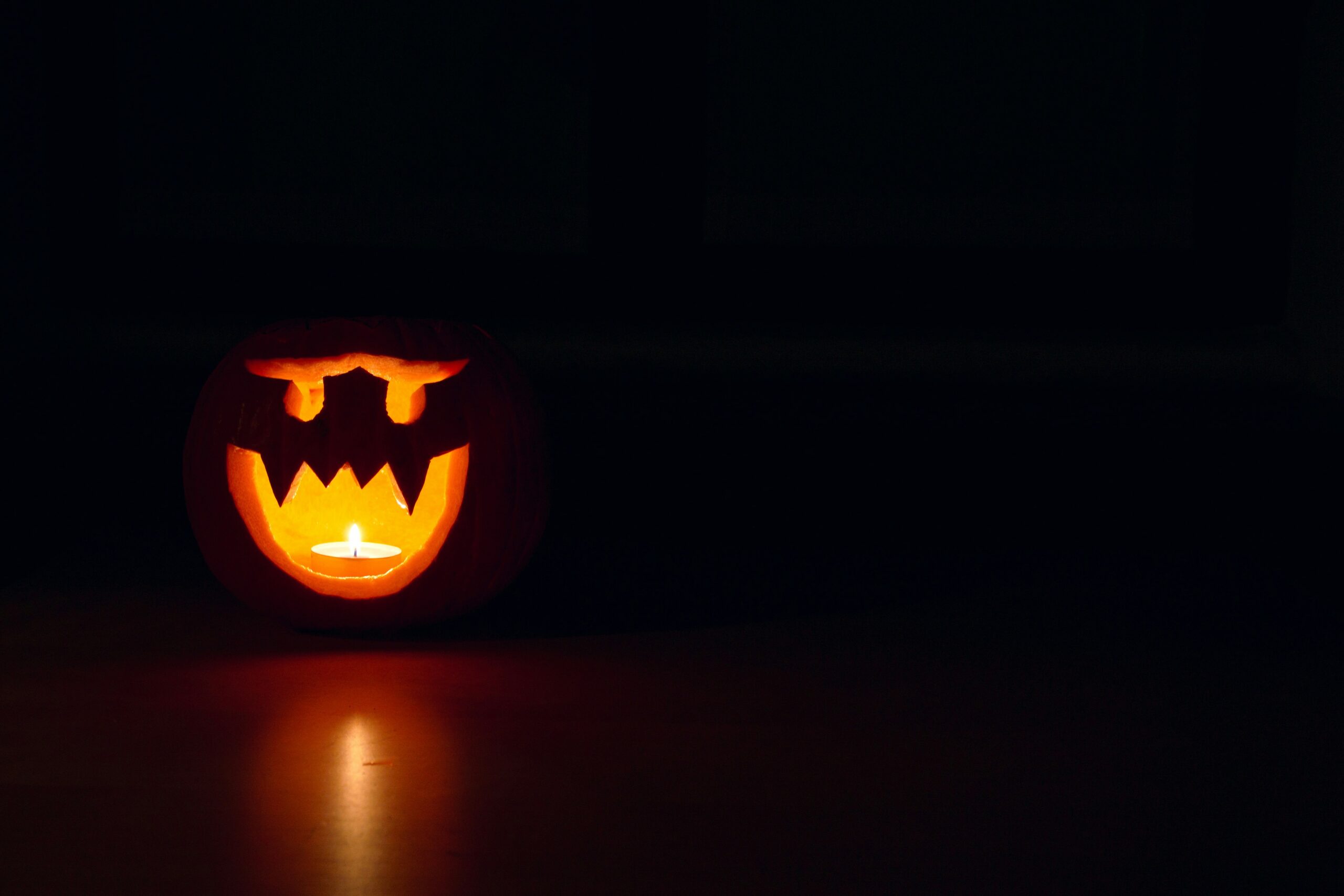 Spooky jack-o-lantern giving spooky vibes.